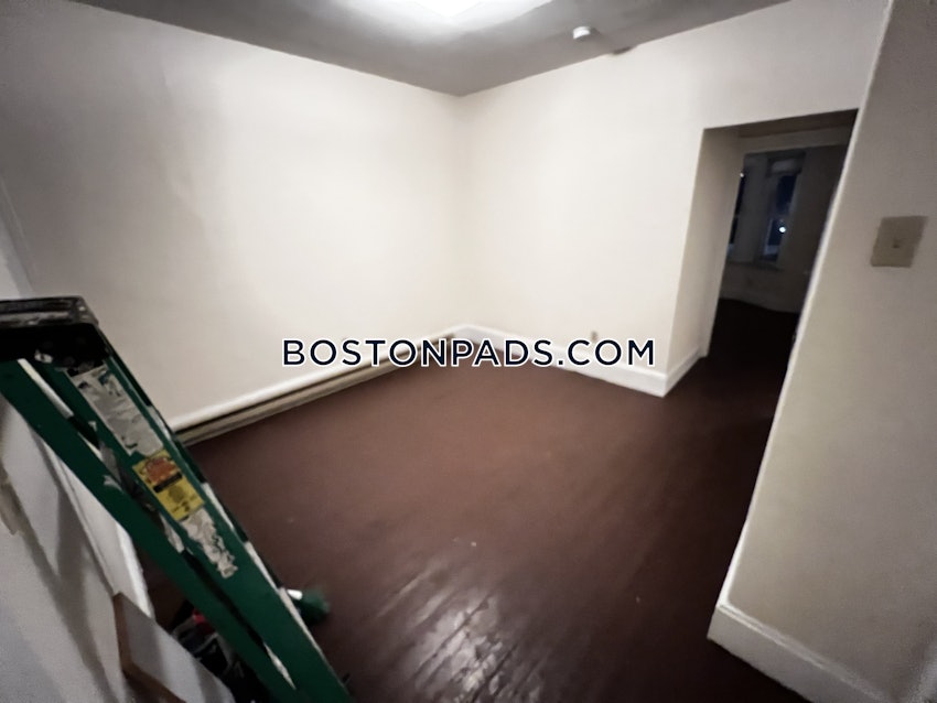 CAMBRIDGE- EAST CAMBRIDGE - 2 Beds, 1 Bath - Image 1