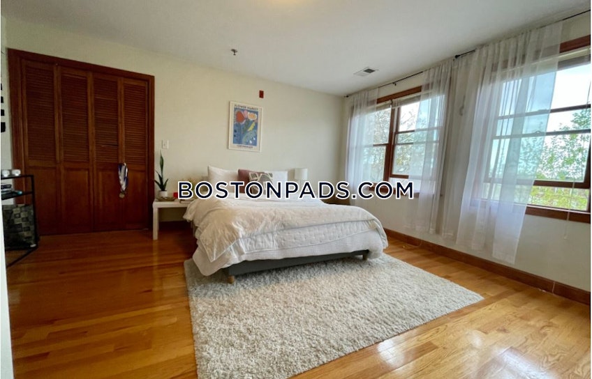 Boston - $5,400+ /month