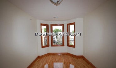 Boston - 4 Beds, 2 Baths