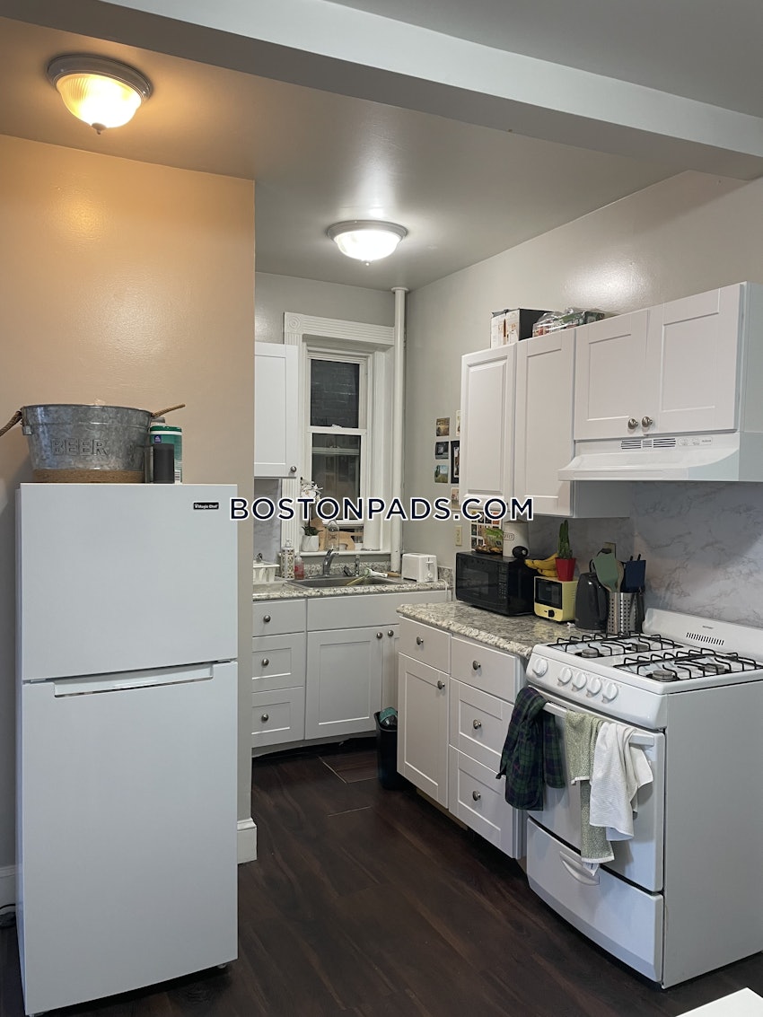 BOSTON - FENWAY/KENMORE - 3 Beds, 1 Bath - Image 2