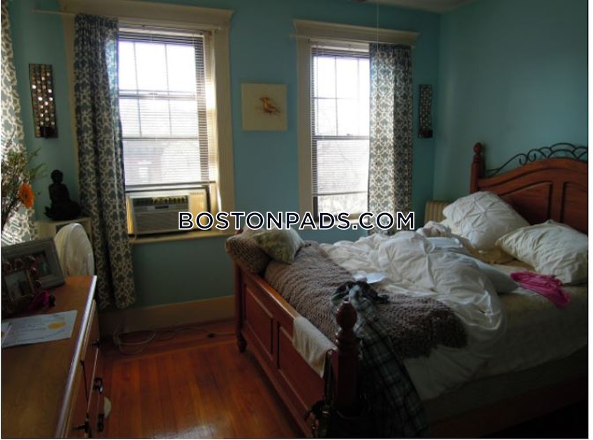 BOSTON - ALLSTON - 3 Beds, 1.5 Baths - Image 3