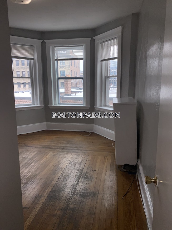 Boston - $4,100+ /mo