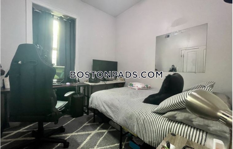 Tremont St., Roxbury Crossing