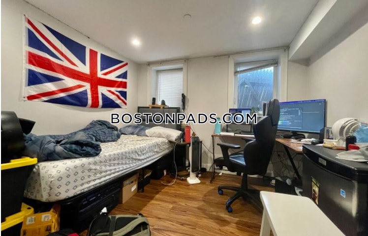 Tremont St., Roxbury Crossing