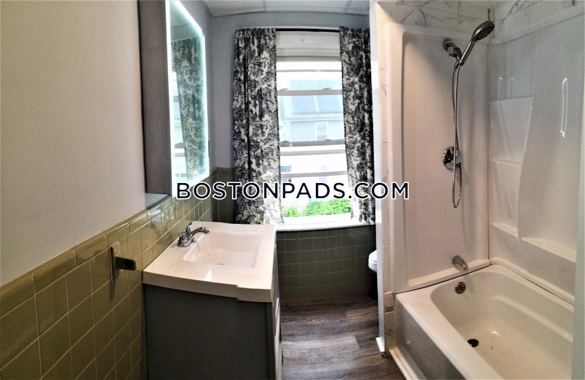 WALTHAM - 6 Beds, 2 Baths - Image 9