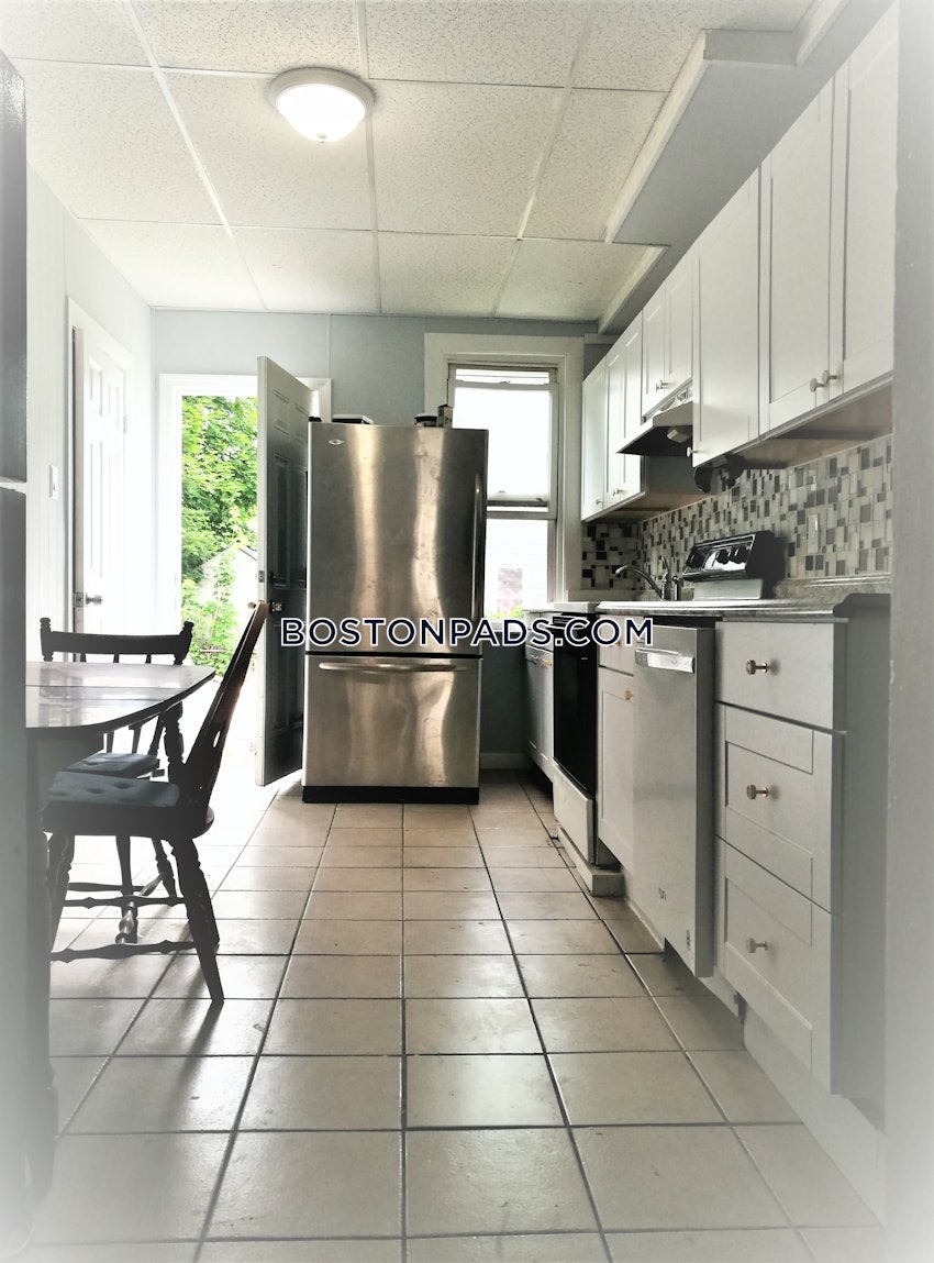 WALTHAM - 6 Beds, 2 Baths - Image 1