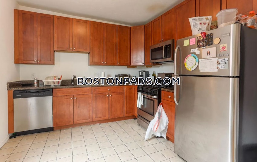 BOSTON - MISSION HILL - 4 Beds, 2 Baths - Image 3