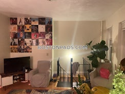 Columbia Road/>, Boston