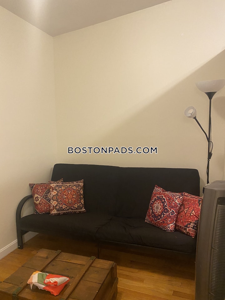 northeasternsymphony-3-beds-1-bath-boston-4700-8017504 