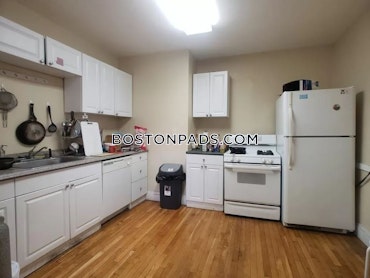 Boston - 4 Beds, 2 Baths