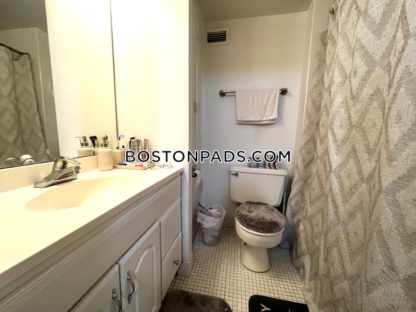 BROOKLINE- WASHINGTON SQUARE - 1 Bed, 1 Bath - Image 16