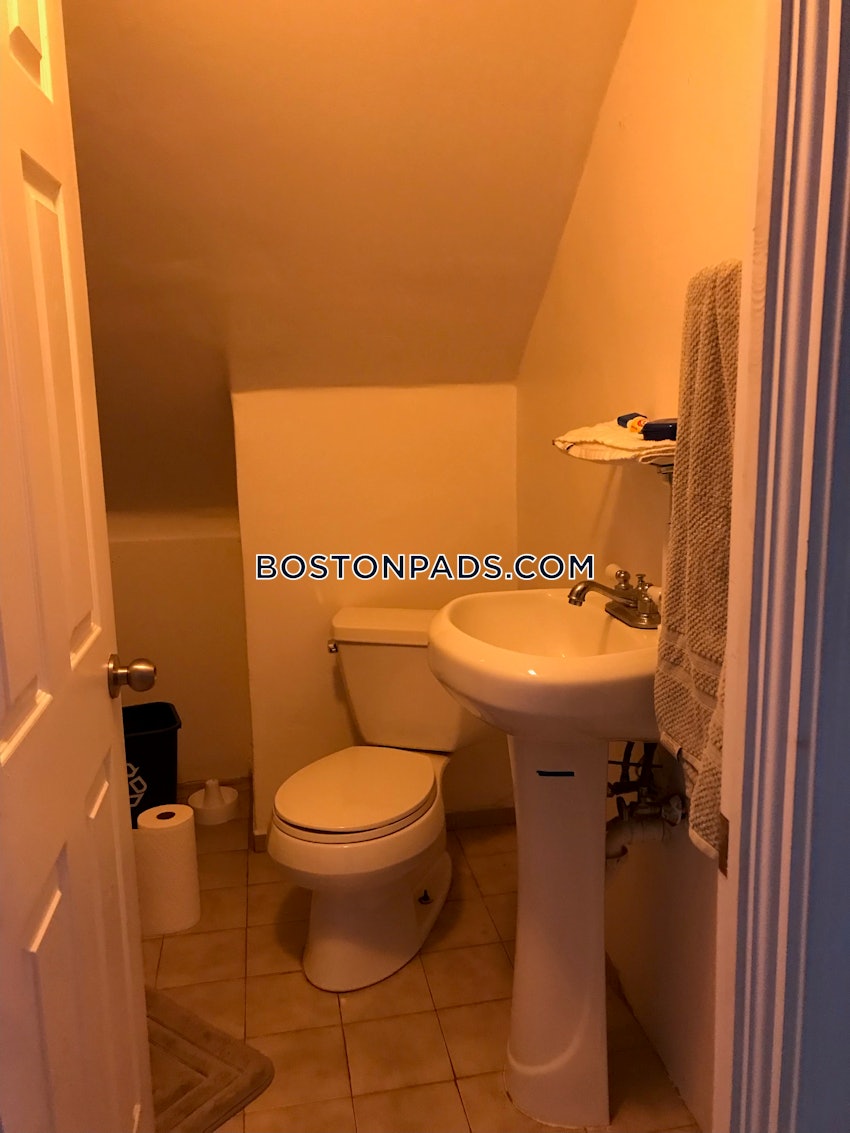 BOSTON - ALLSTON - 5 Beds, 3 Baths - Image 13