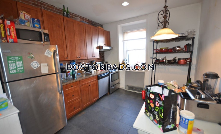 BOSTON - NORTHEASTERN/SYMPHONY - 5 Beds, 2 Baths - Image 2