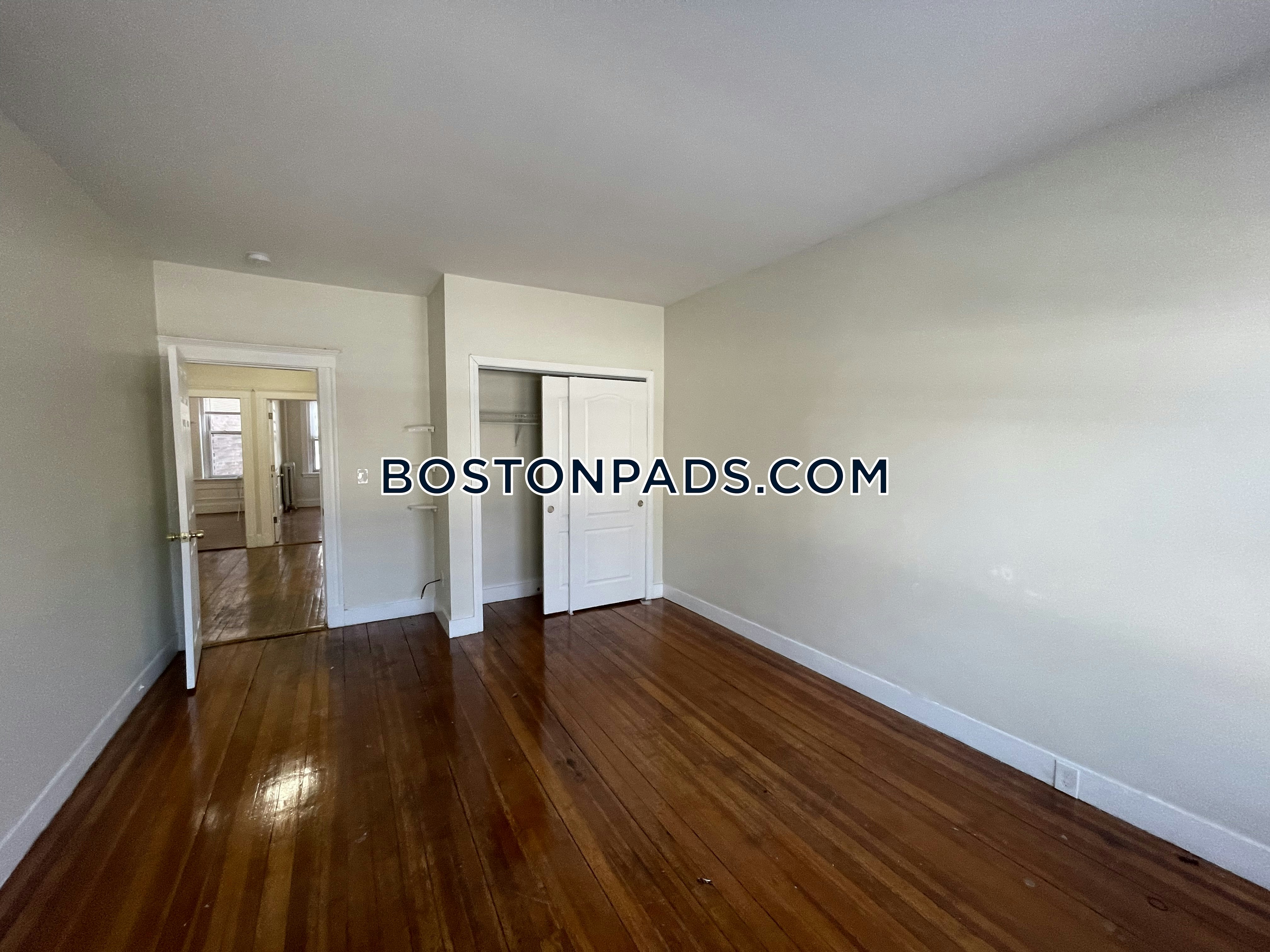 Boston - 3 Beds, 1 Baths