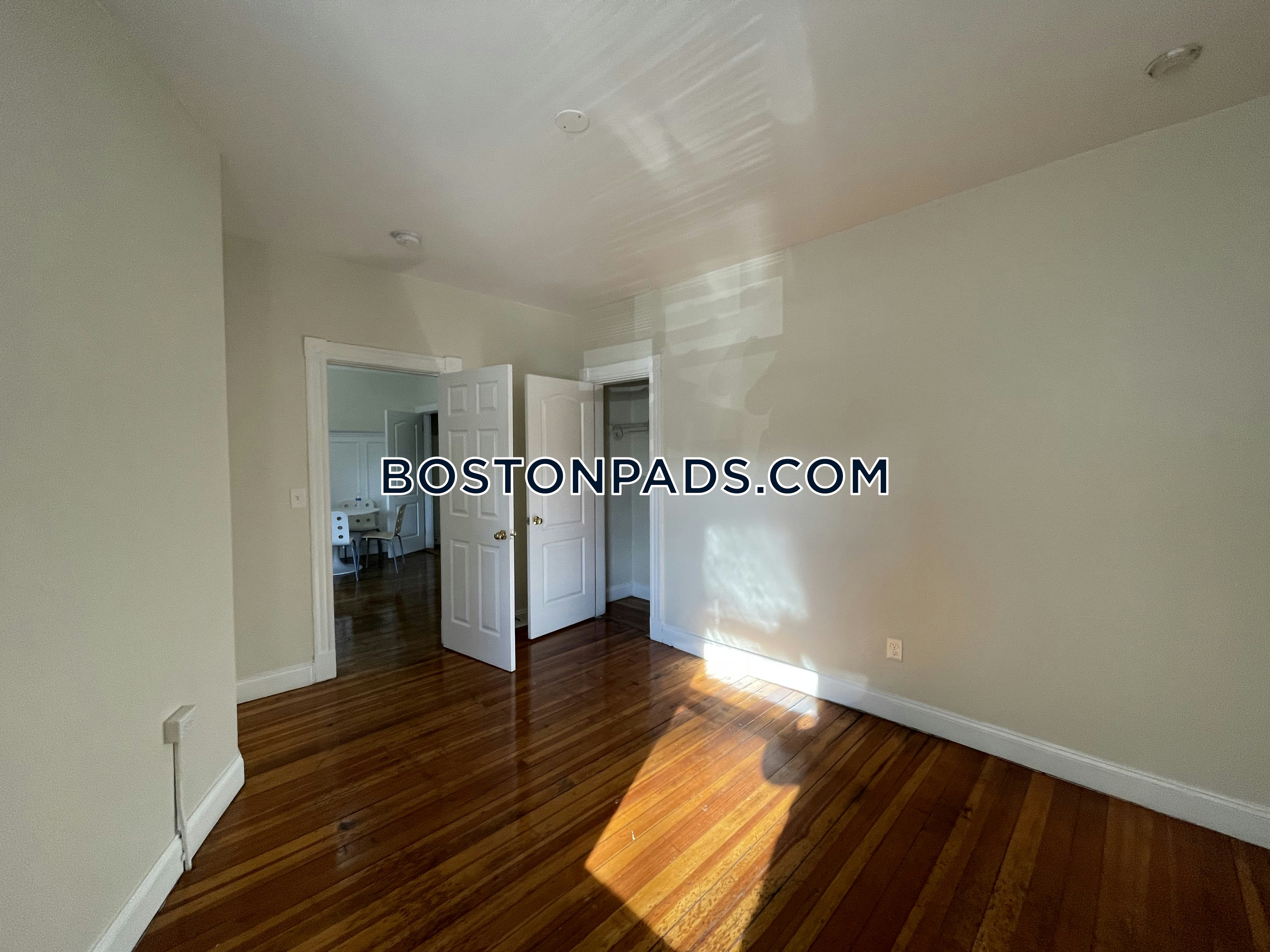 Boston - 3 Beds, 1 Baths