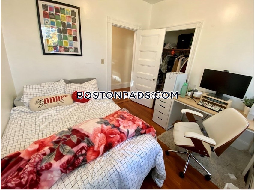 BOSTON - MISSION HILL - 3 Beds, 2 Baths - Image 1