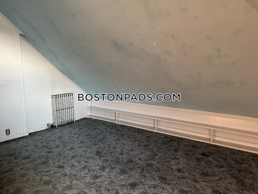 MEDFORD - TUFTS - 7 Beds, 2 Baths - Image 38