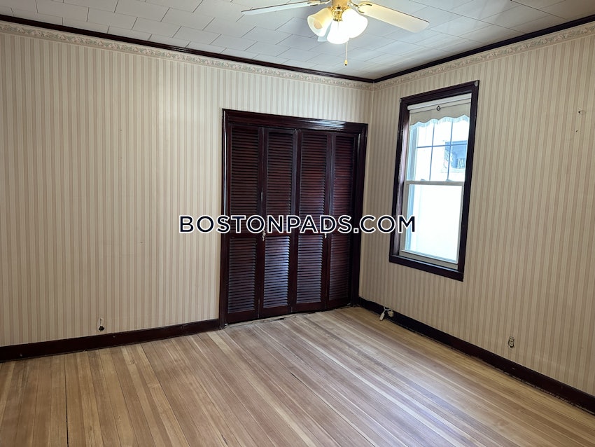 MEDFORD - TUFTS - 7 Beds, 2 Baths - Image 8