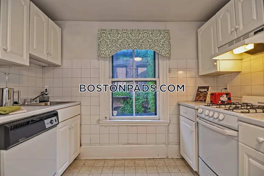 BOSTON - BEACON HILL - 2 Beds, 1.5 Baths - Image 2