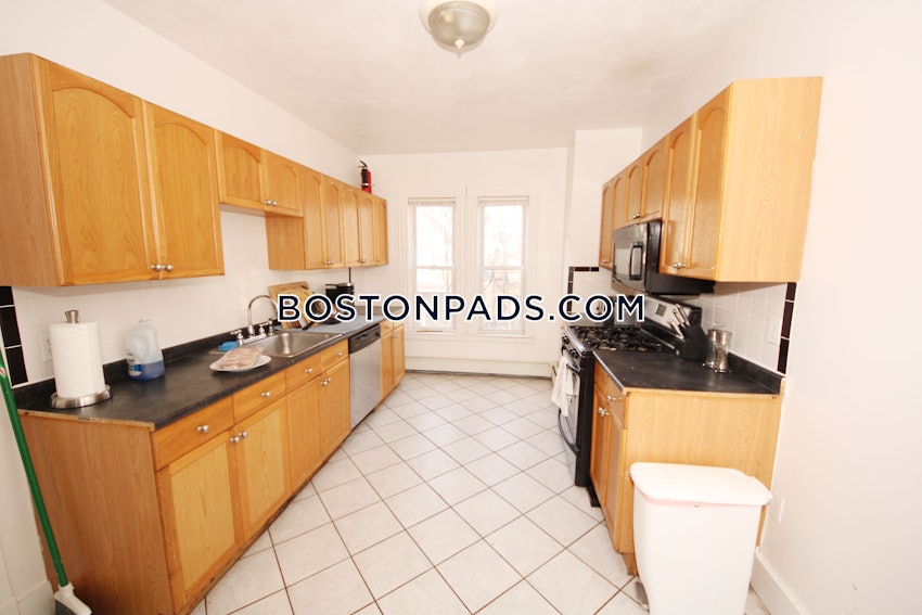 BOSTON - ALLSTON - 4 Beds, 2 Baths - Image 23