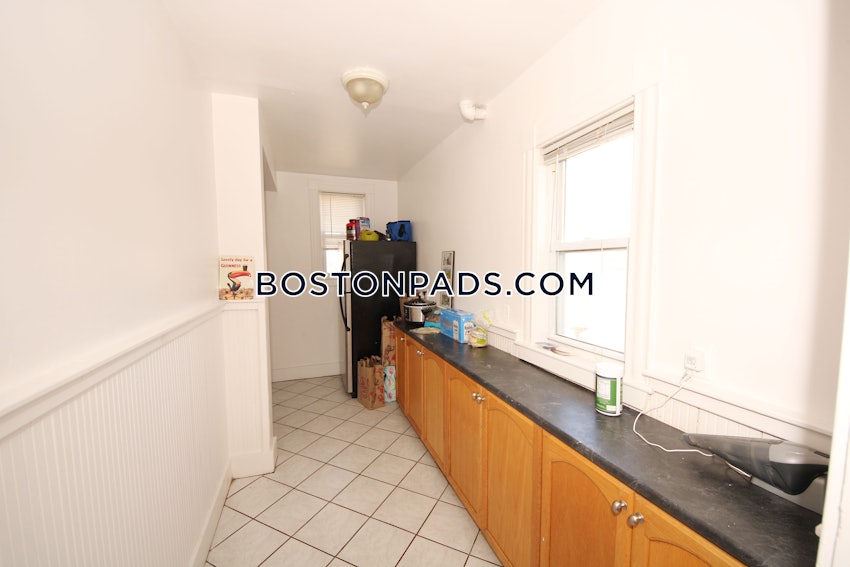 BOSTON - ALLSTON - 4 Beds, 2 Baths - Image 12