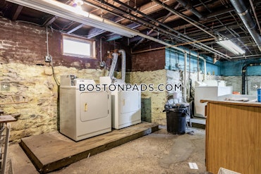 Boston - 4 Beds, 2 Baths