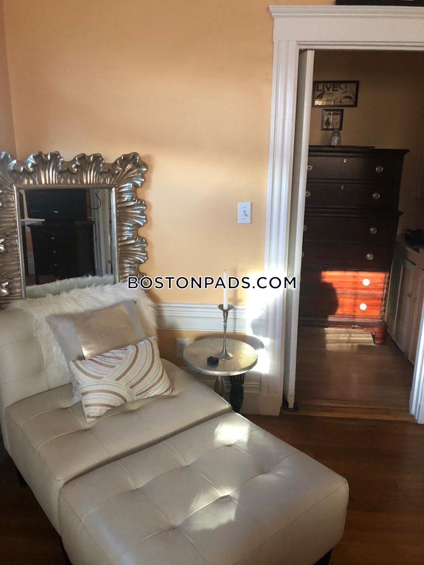 BOSTON - ROXBURY - 5 Beds, 1 Bath - Image 2