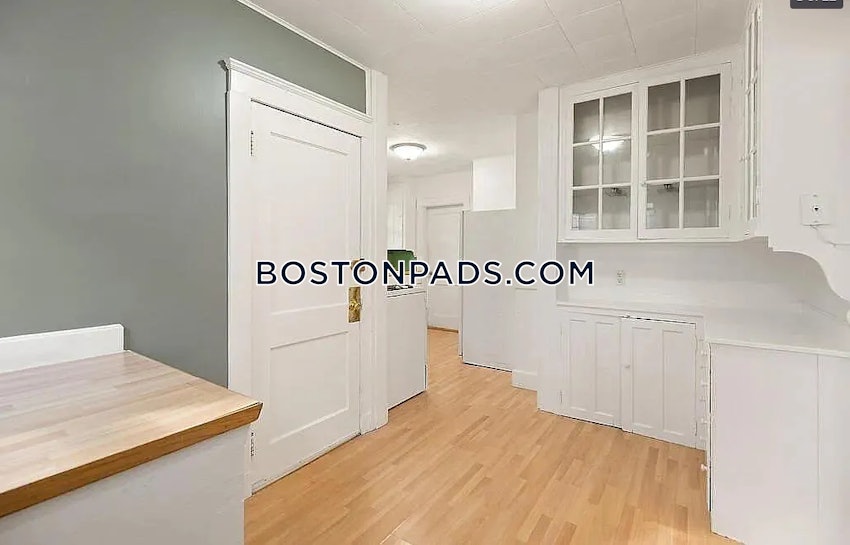 NEWTON - CHESTNUT HILL - 4 Beds, 1 Bath - Image 15