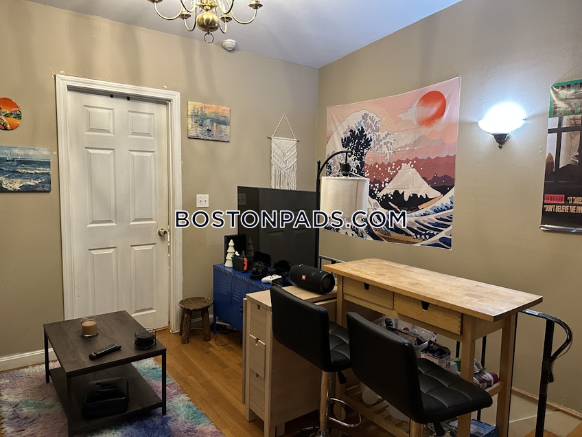 Boston - $4,700+ /month