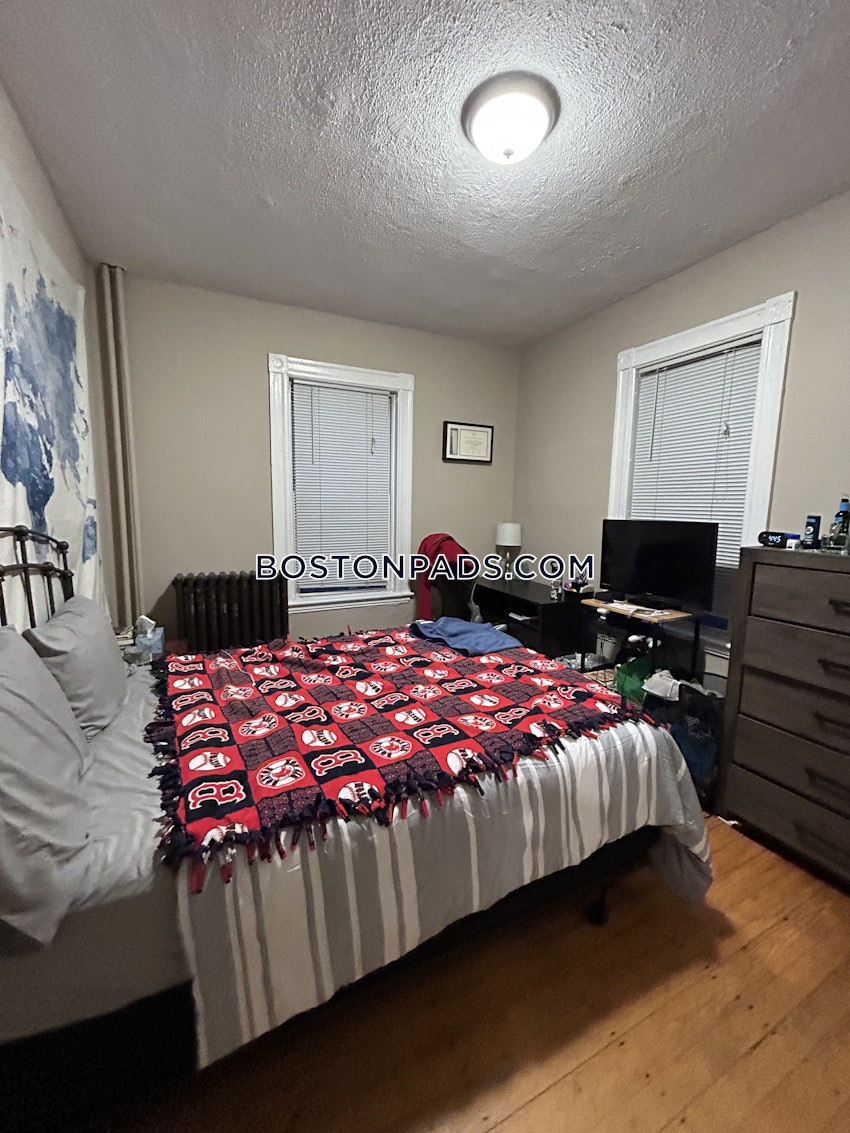 BOSTON - MISSION HILL - 4 Beds, 1 Bath - Image 25