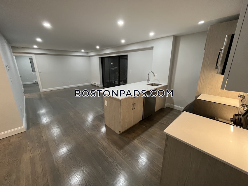 NEWTON - CHESTNUT HILL - 2 Beds, 2 Baths - Image 10