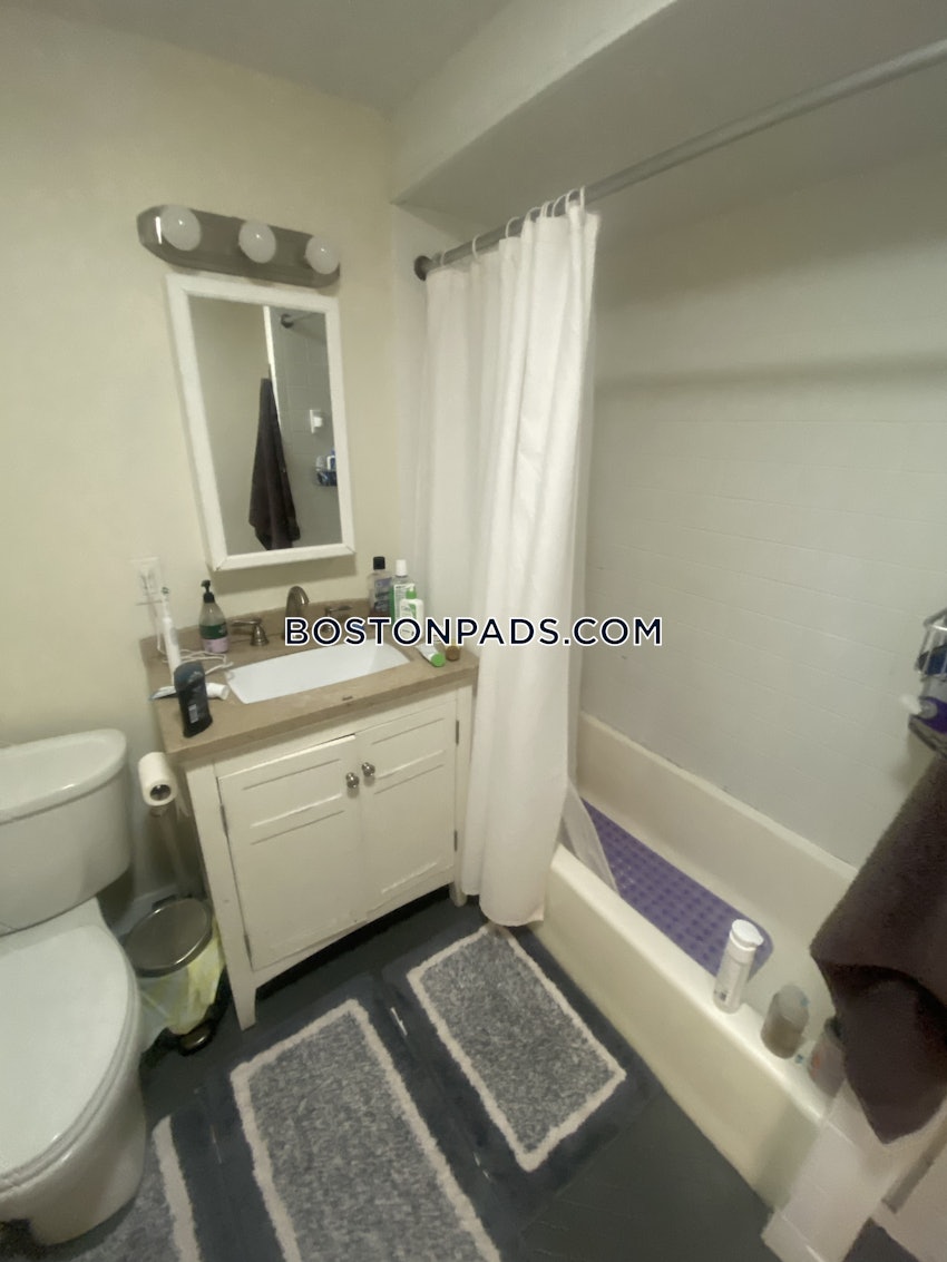 MEDFORD - TUFTS - 2 Beds, 1 Bath - Image 33