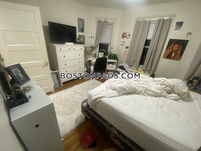 Medford - $3,300+ /mo