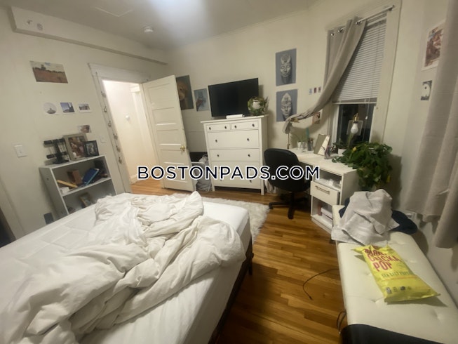 Medford - $3,300+ /mo