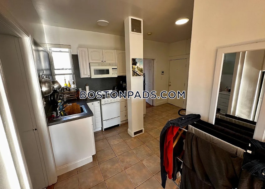 BOSTON - FENWAY/KENMORE - 1 Bed, 1 Bath - Image 3