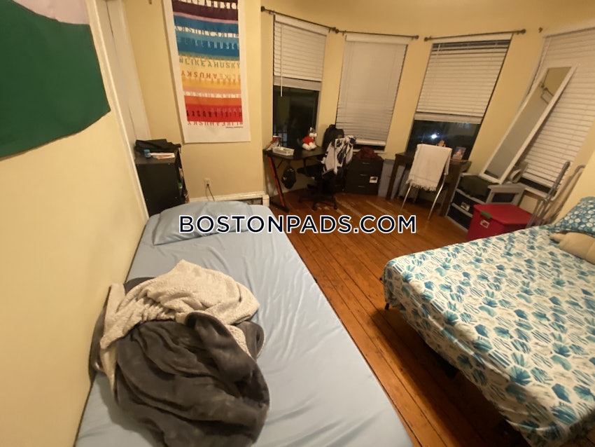 BOSTON - MISSION HILL - 3 Beds, 1 Bath - Image 15