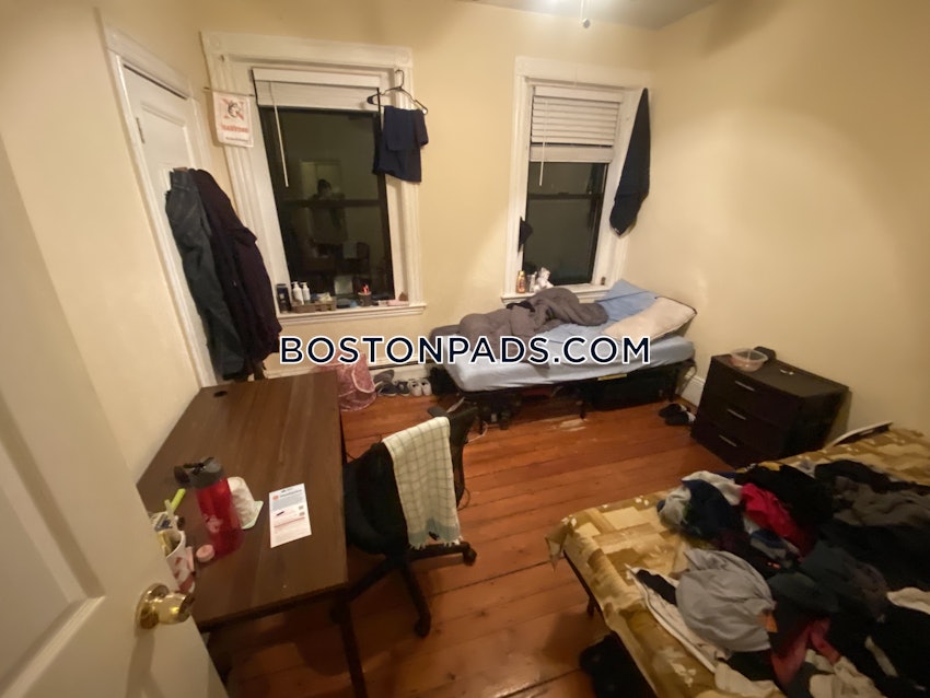 BOSTON - MISSION HILL - 3 Beds, 1 Bath - Image 5