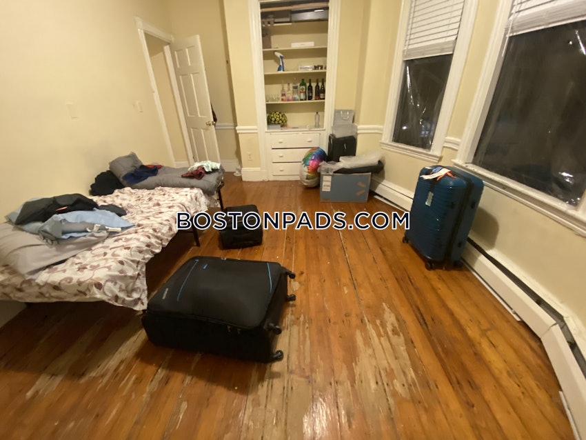 BOSTON - MISSION HILL - 3 Beds, 1 Bath - Image 12