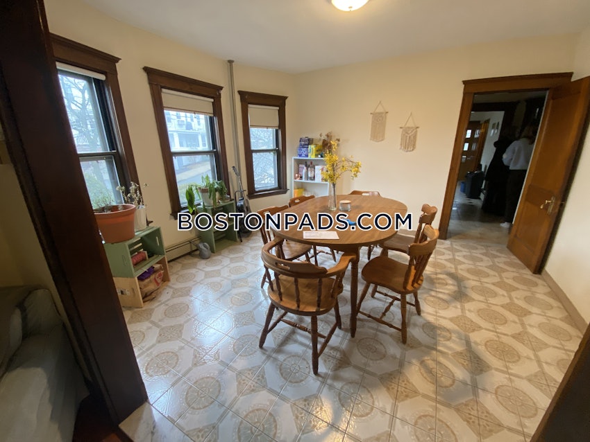 SOMERVILLE - TUFTS - 4 Beds, 2 Baths - Image 27