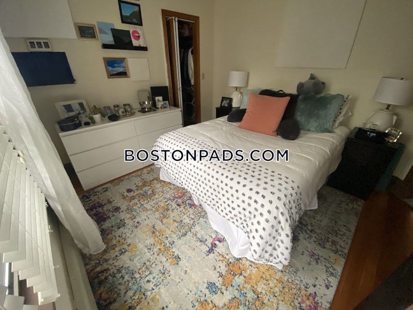 SOMERVILLE - TUFTS - 4 Beds, 2 Baths - Image 17