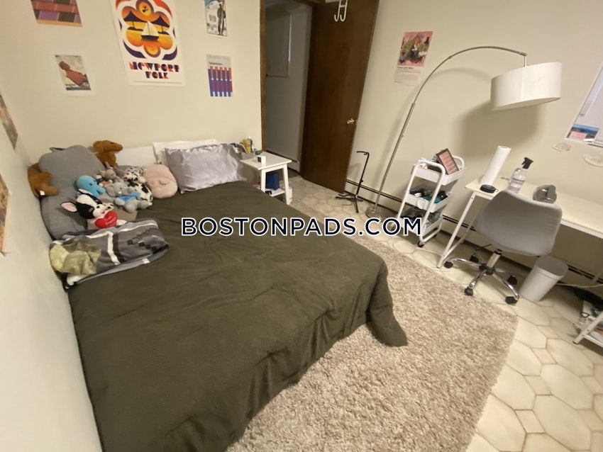 SOMERVILLE - TUFTS - 4 Beds, 2 Baths - Image 33