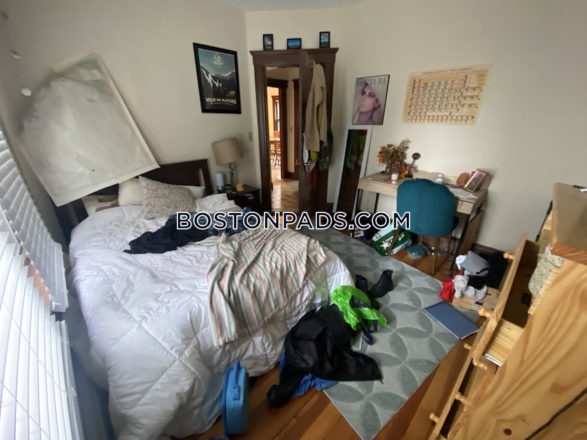 SOMERVILLE - TUFTS - 4 Beds, 2 Baths - Image 28