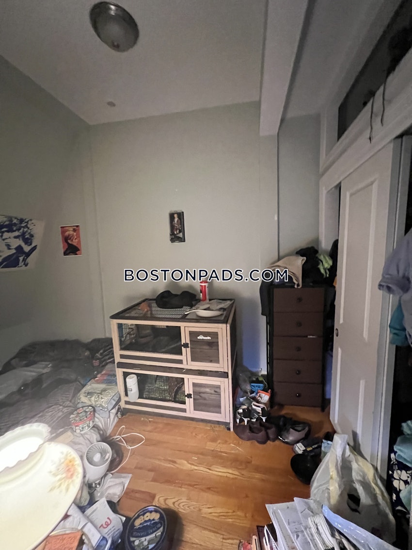 BOSTON - FORT HILL - 4 Beds, 2 Baths - Image 47