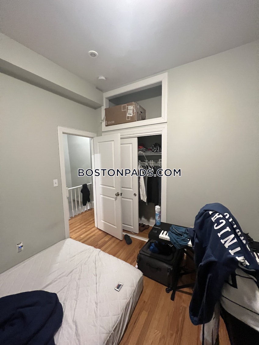 BOSTON - FORT HILL - 4 Beds, 2 Baths - Image 42