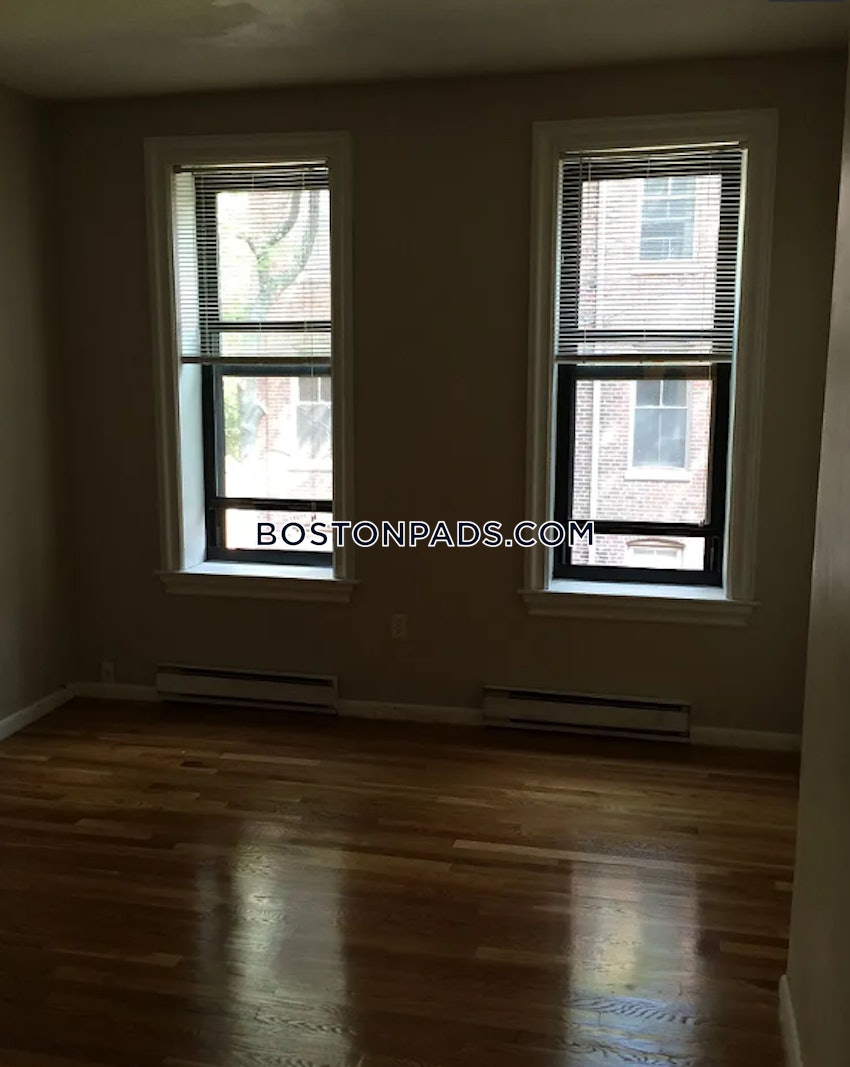 BOSTON - BAY VILLAGE - 1 Bed, 1 Bath - Image 4