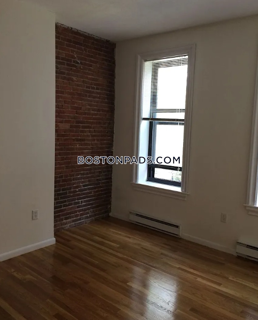 BOSTON - BAY VILLAGE - 1 Bed, 1 Bath - Image 3