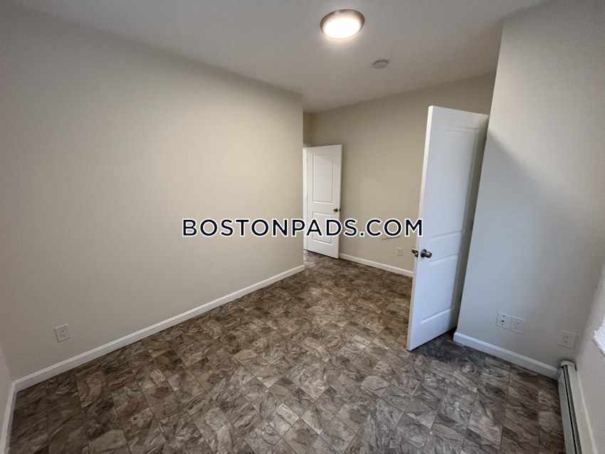 REVERE - 3 Beds, 1 Bath - Image 20