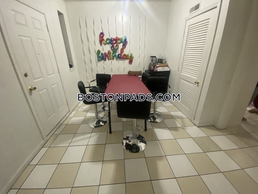 Boston - $4,600+ /month