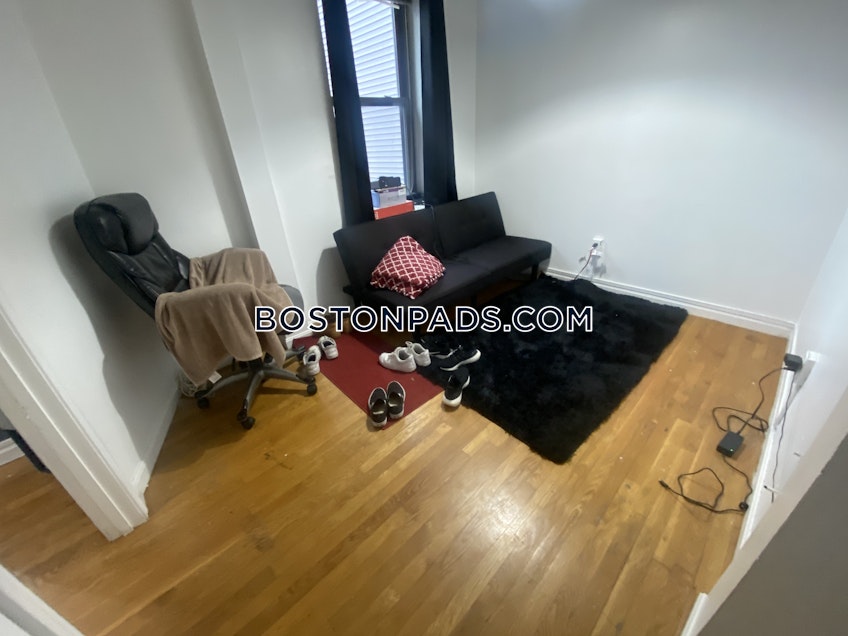 Boston - $4,600+ /month