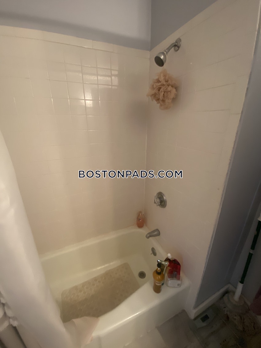 BOSTON - MISSION HILL - 3 Beds, 1 Bath - Image 21